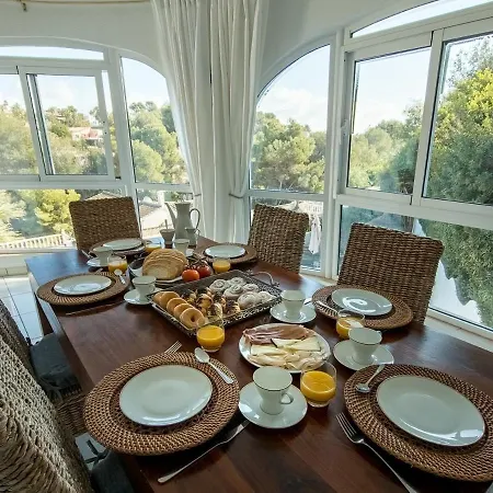 Villa Avanoa - Ferreret Costa *